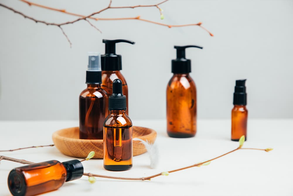 美容液のパッケージ:スポイト vs. ポンプ vs. スプレー – メリット、デメリット、そしてベストチョイス